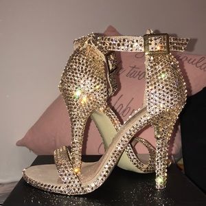 💯% SWAROVSKI CRYSTAL HEELS💎
